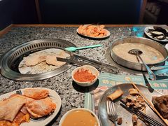 -阪尚皇·原切牛排·烤肉火锅自助(北京路店)