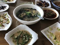 -领鲜土菜馆
