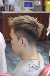 -托尼盖·烫发·染发·专业店