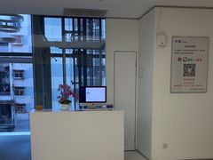 -卡罗酒店(东门晒布地铁站店)