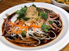 老滇凉米线-老滇山寨•云南特色菜•地方菜•民族风情歌舞表演(金碧店)