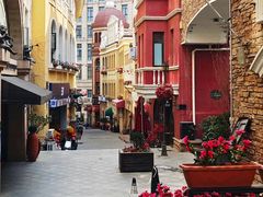 -鲁邦国际风情街(麦世达韩国精品百货店)