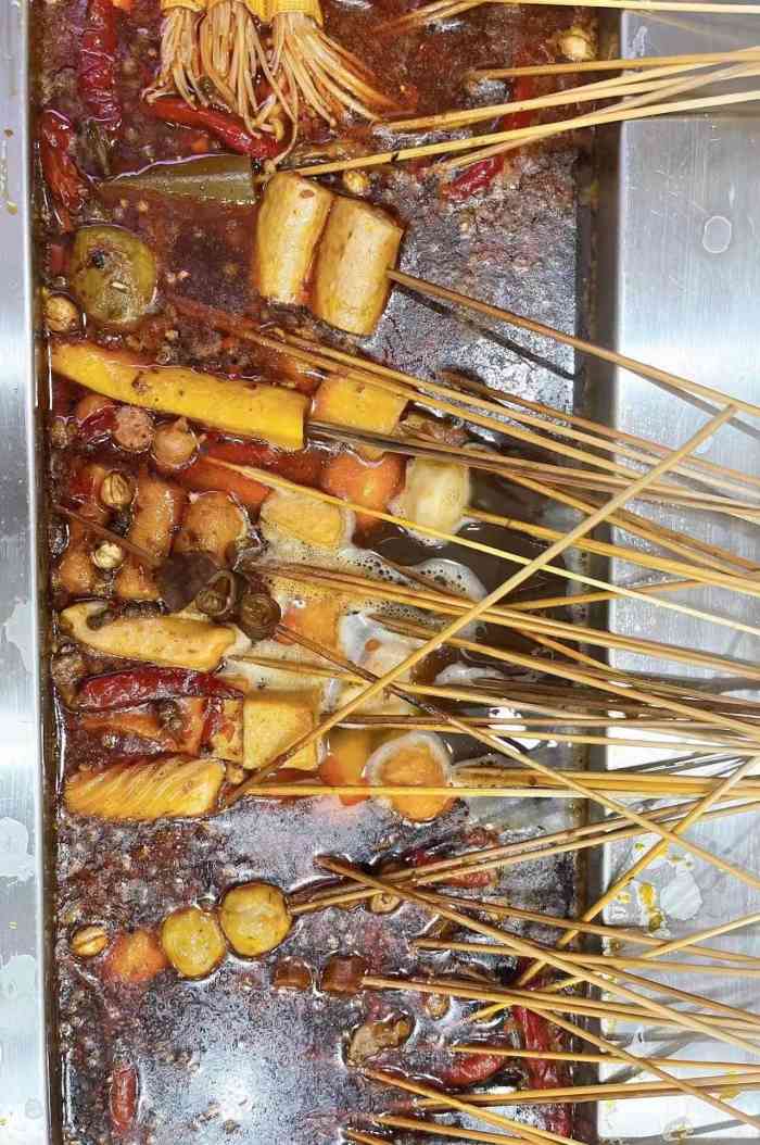 街边麻辣串-"怎么说呢…不能说特别好吃…就凑合[发呆].