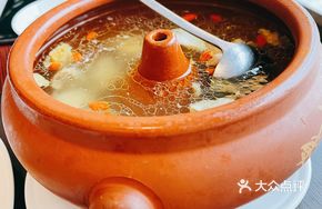 Yunnan-style Matsutake Steam Pot Chicken