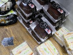 -向阳松鼠(三门井店)