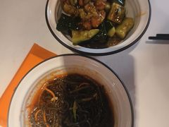 凉菜蕨根粉-鸣记脆皮烤鱼·海鲜烤鱼(三八广场店)