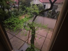 -Nathalie Djurberg与Hans Berg“牛皮纸包裹的月亮”-Prada荣宅当季展览