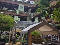 -瑞虹新天地月亮湾