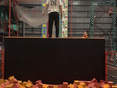 -极限PLAY运动娱乐新世界·团建派对表演休闲馆·室内高空游乐园