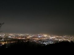 -鬼笑石后山停车场