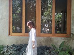 -Chom Cafe and Restaurant