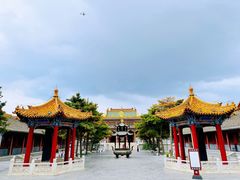 -席力图召