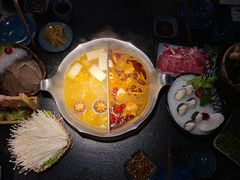 台式麻辣花胶鸡鸳鸯锅-湊湊火锅·茶憩(世博大道店)