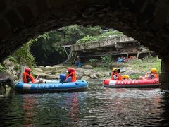 -藏龙百瀑漂流