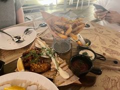 -Mark&Mars Restaurant