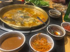 -顶顶汤火牛排火锅·经典铜锅涮肉