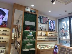 -光明眼镜·蔡司授权(徐泾店)