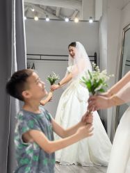 -Lady  Jane高端婚纱礼服馆