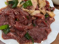 -黄利砖万峰林布依特色酸笋牛肉馆