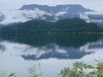 「瓦屋山景区」海拔2830米的瓦屋山具为峨眉山的1