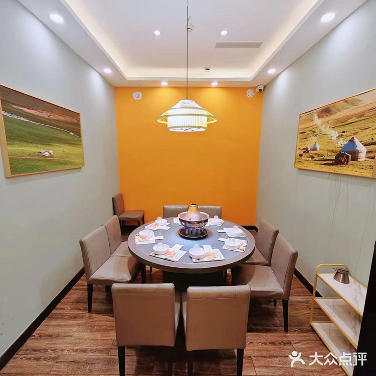 体验内蒙大草原风情,品味高品质牛羊肉火锅