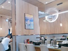 大堂-围炉肉舍•炭烤活鳗•丹东海鲜烤肉(步行街店)