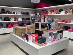 -唯品会(北京国瑞城店)
