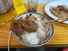 -明姨仔潮汕美食·碳炉猪脚·汕尾牛腩饭·起片鸡煲(起义路店)