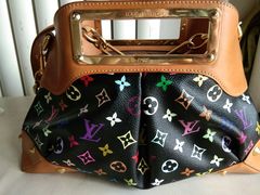 -京伟修鞋洗鞋奢侈品皮具护理店