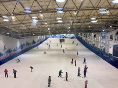 -乔波室内滑雪场
