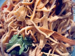 拌豆丝-老佛爷炭火蛙锅直营(清滨路总店)