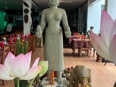 -Neary Khmer Restaurant