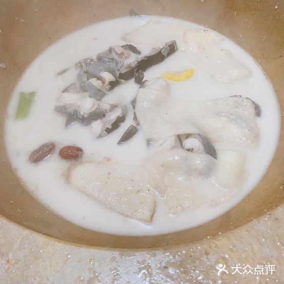 忆云南原生态蒸气石锅鱼
