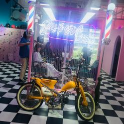 -变画·发型STUDIO