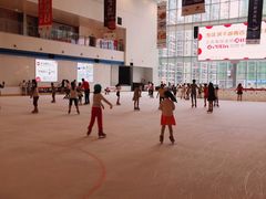 -冰纷万象滑冰场(赣州华润万象城店)