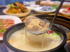 牛尾汤-正苑26年海鲜烤肉•牛尾汤汤饭(东港店)