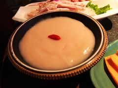-老牌坊云南鱼豆花火锅(哈西万达店)