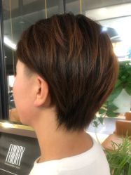 -FRIDAY星期五专业美发沙龙