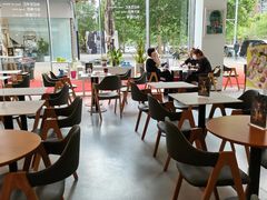 大堂-今日艺术汇书店