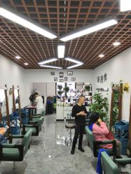 -V8潮牌·接发烫染连锁