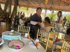 -茅草房·河畔园林火锅