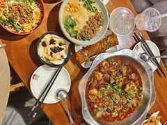 -爆炸头阿姨小四川正宗川味小吃(无任何分店)