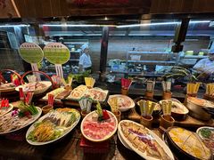 -帅巴人舅母子腊蹄民俗村