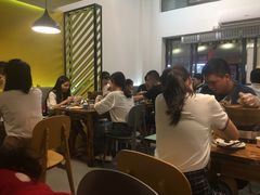 大堂-食爺炭炉鸡煲·烧烤