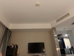 -桔子酒店(上海西藏北路地铁站店)