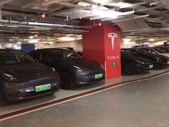 -TESLA 特斯拉(上海太古汇体验店)