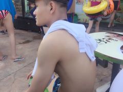 -汤山欢乐水世界