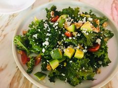 牛油果羽衣甘蓝沙拉-The Rug Cafe(王府中环店)