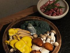 -三出山火锅(南京万象天地店)