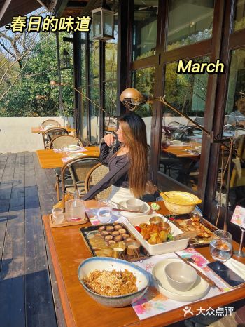 太卷了、吃饭居然送男朋友………